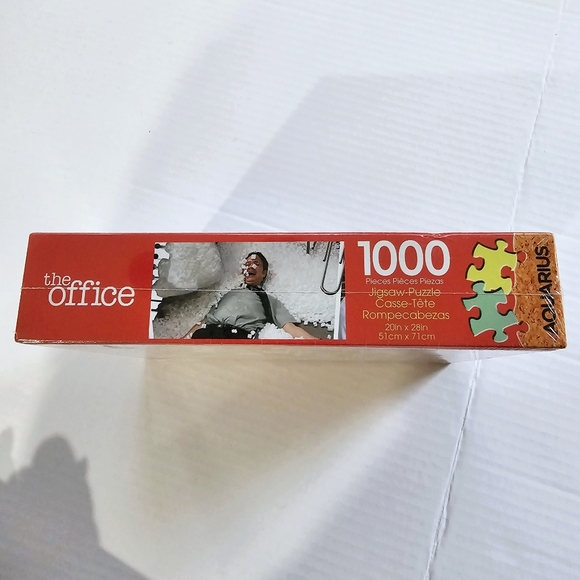 The Office jigsaw puzzle 1000 piece NIB holiday theme - Picture 6 of 7